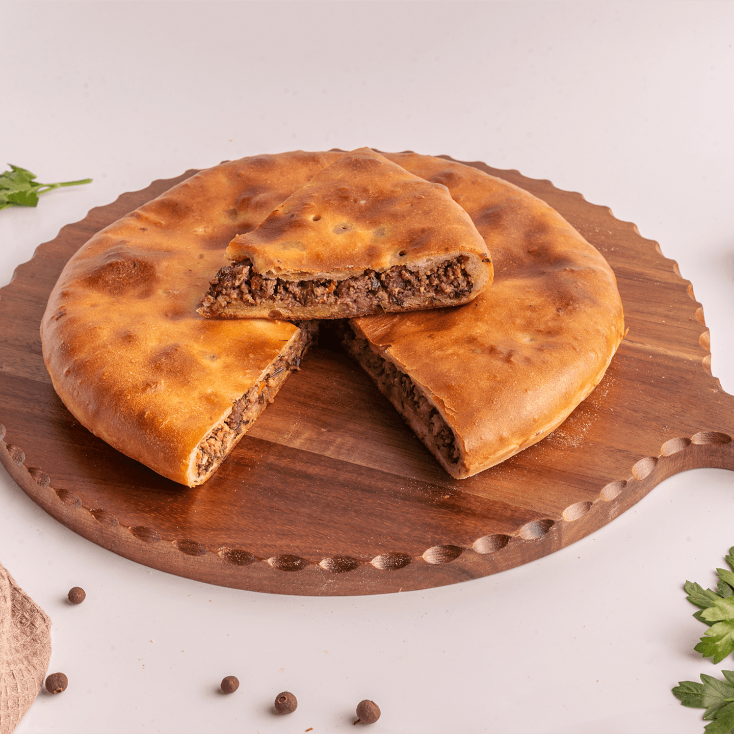 Пирог с говядиной и зеленью