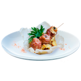 Свинина в беконе с сыром и шпинатом