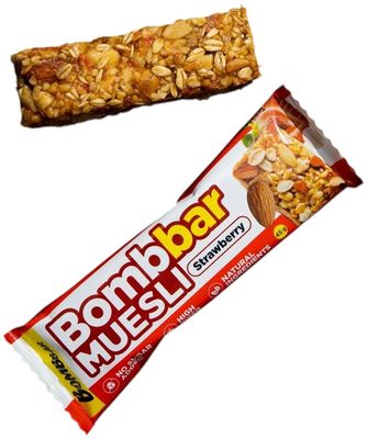Батончик мюсли Bombbar Клубника-Миндаль