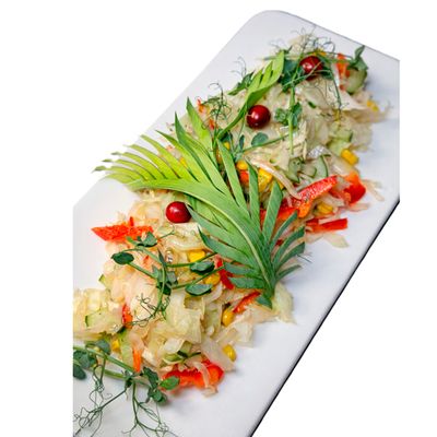Салат из белокачанной капусты с овощами