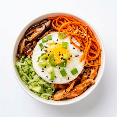 Пибимпап с курицей и соусом свит-чили
