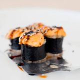 Ролл запечённый «Мини маки с креветкой»